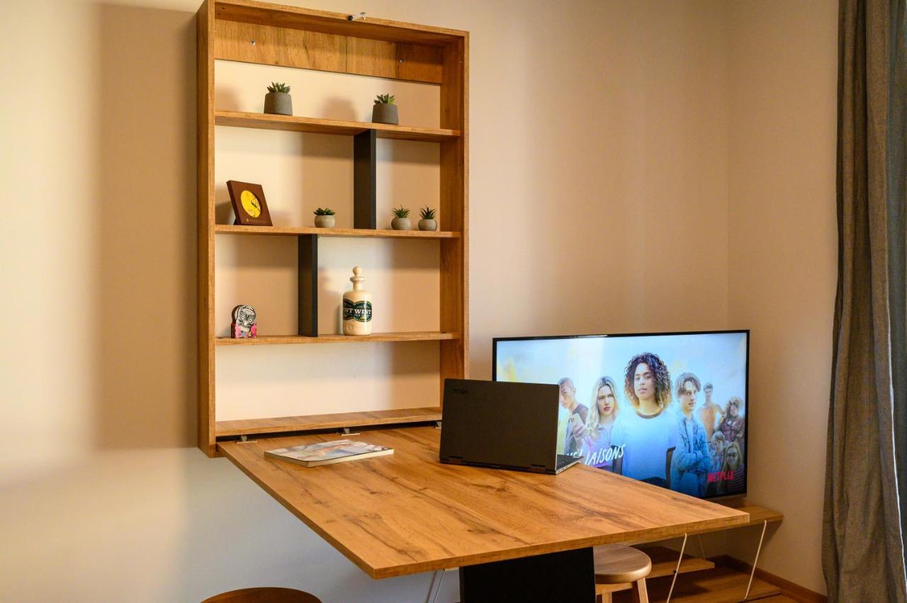 Plato 42 Apartment Каламата Екстериор снимка