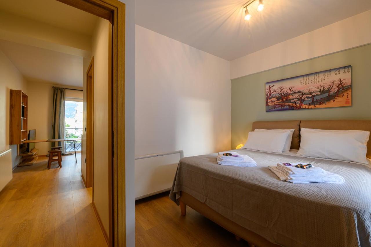 Plato 42 Apartment Каламата Екстериор снимка