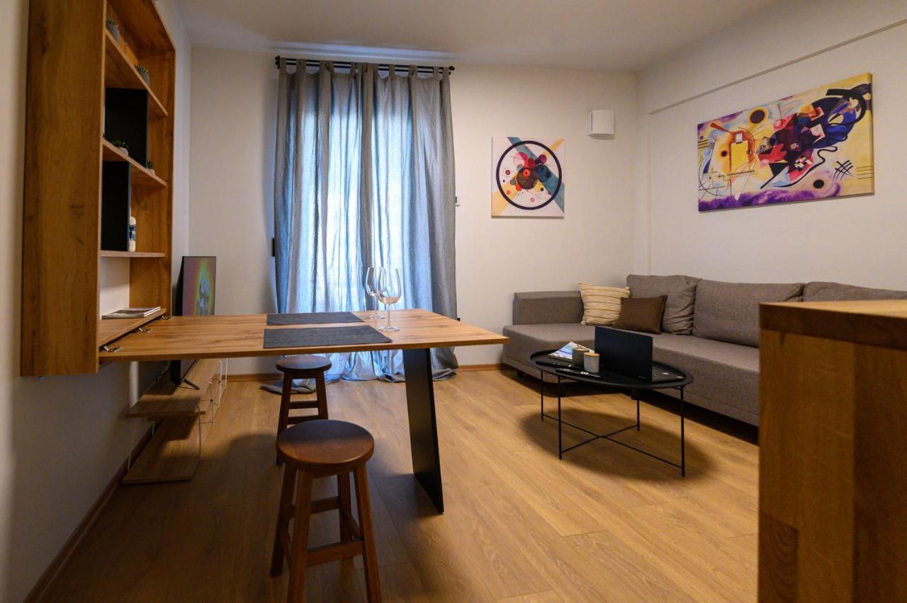Plato 42 Apartment Каламата Екстериор снимка