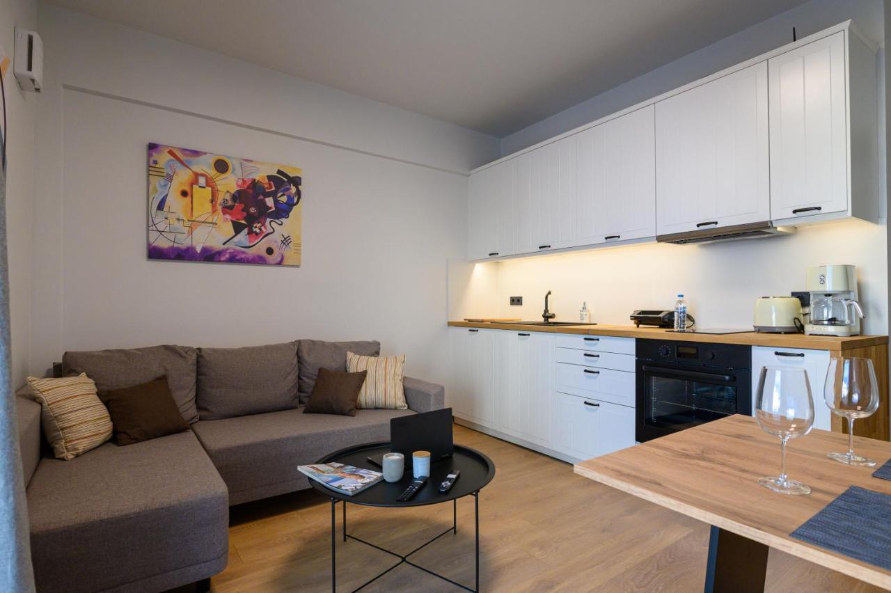 Plato 42 Apartment Каламата Екстериор снимка