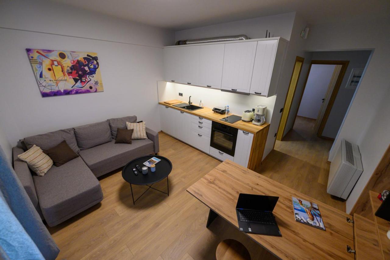 Plato 42 Apartment Каламата Екстериор снимка