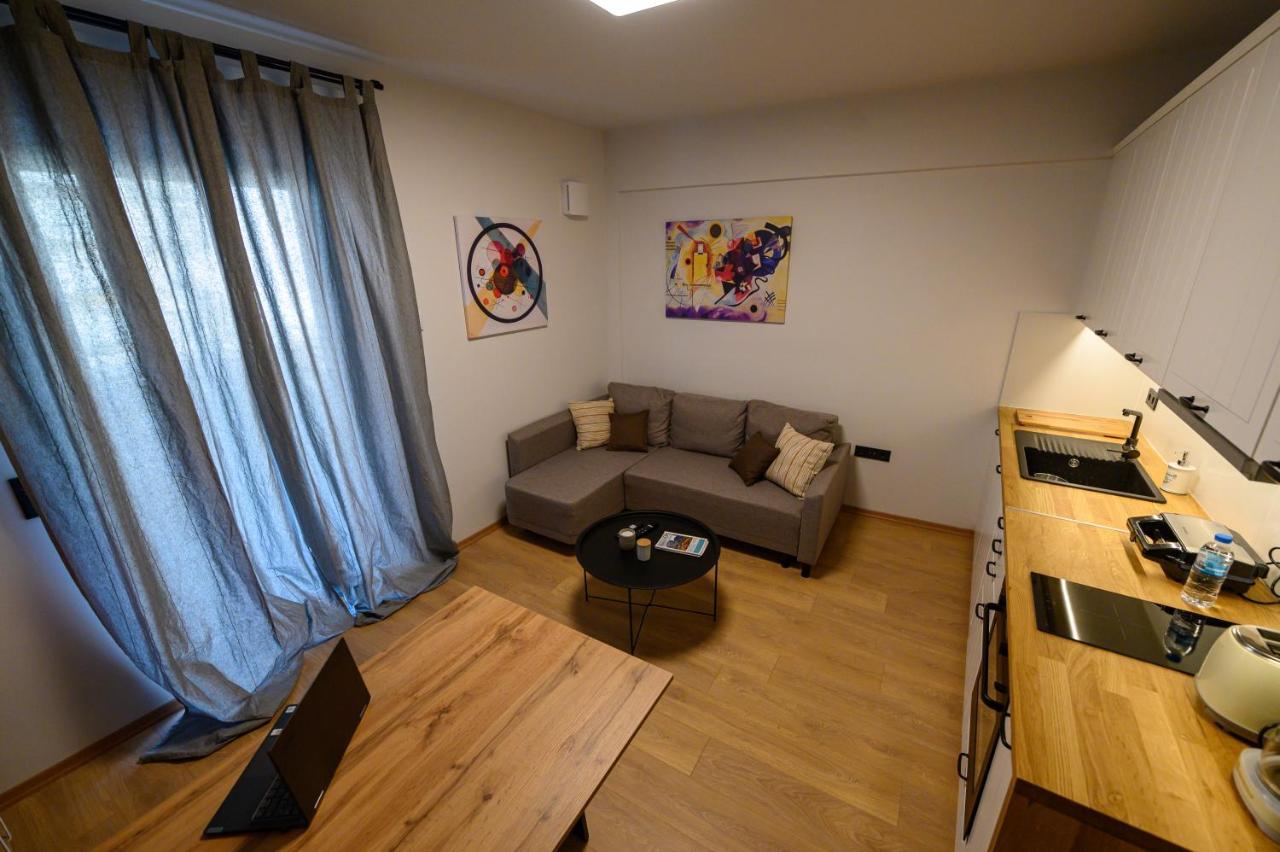 Plato 42 Apartment Каламата Екстериор снимка
