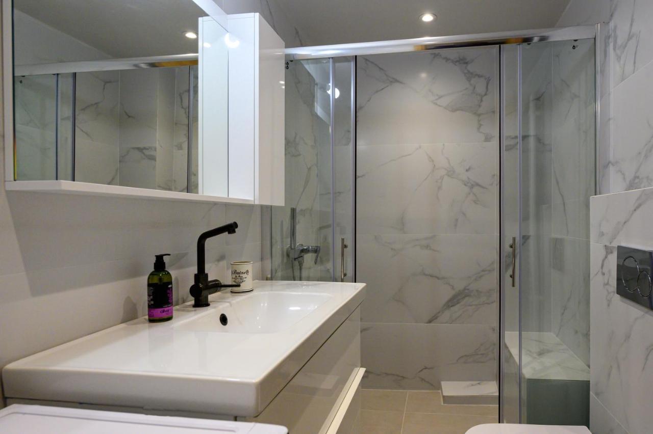 Plato 42 Apartment Каламата Екстериор снимка