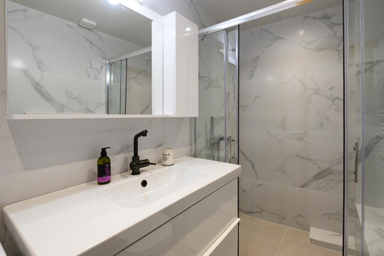 Plato 42 Apartment Каламата Екстериор снимка