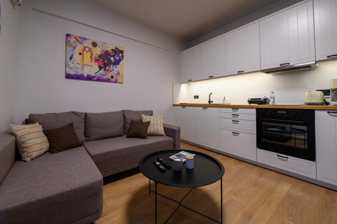 Plato 42 Apartment Каламата Екстериор снимка