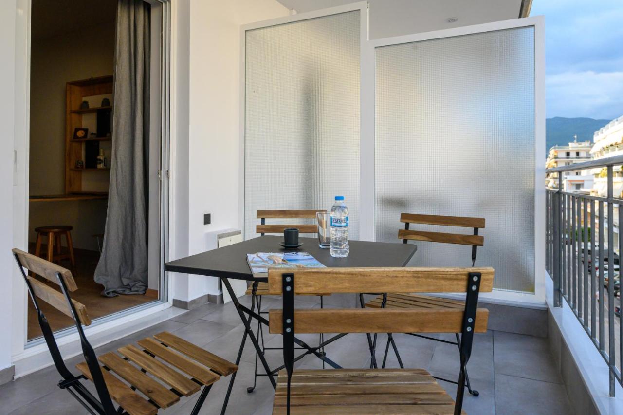 Plato 42 Apartment Каламата Екстериор снимка
