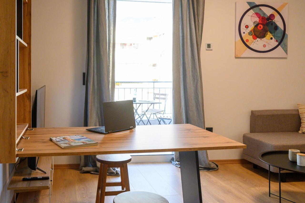 Plato 42 Apartment Каламата Екстериор снимка